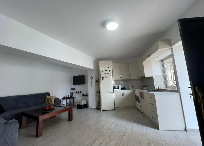 Apartment Place Near The *